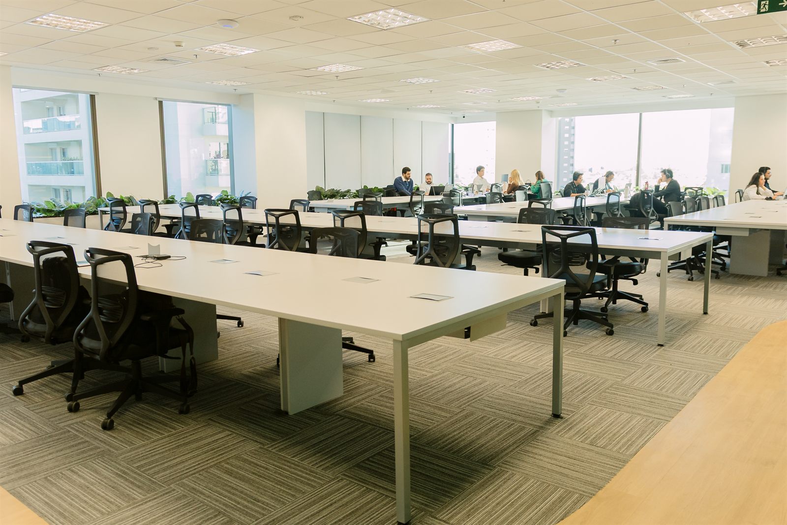 Área de trabalho do escritório allu em São Paulo