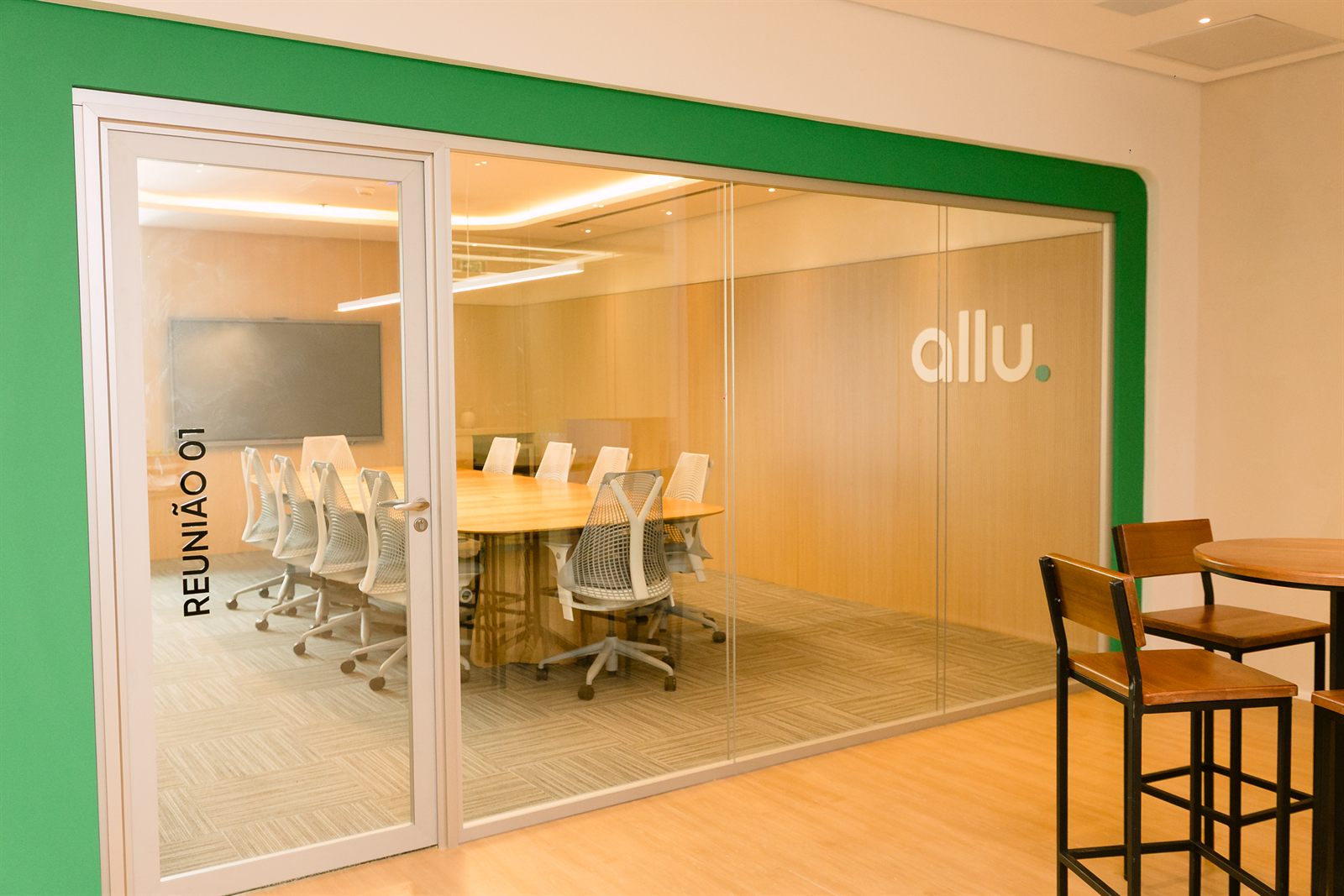 Sala de reunião 01 do escritório allu em São Paulo